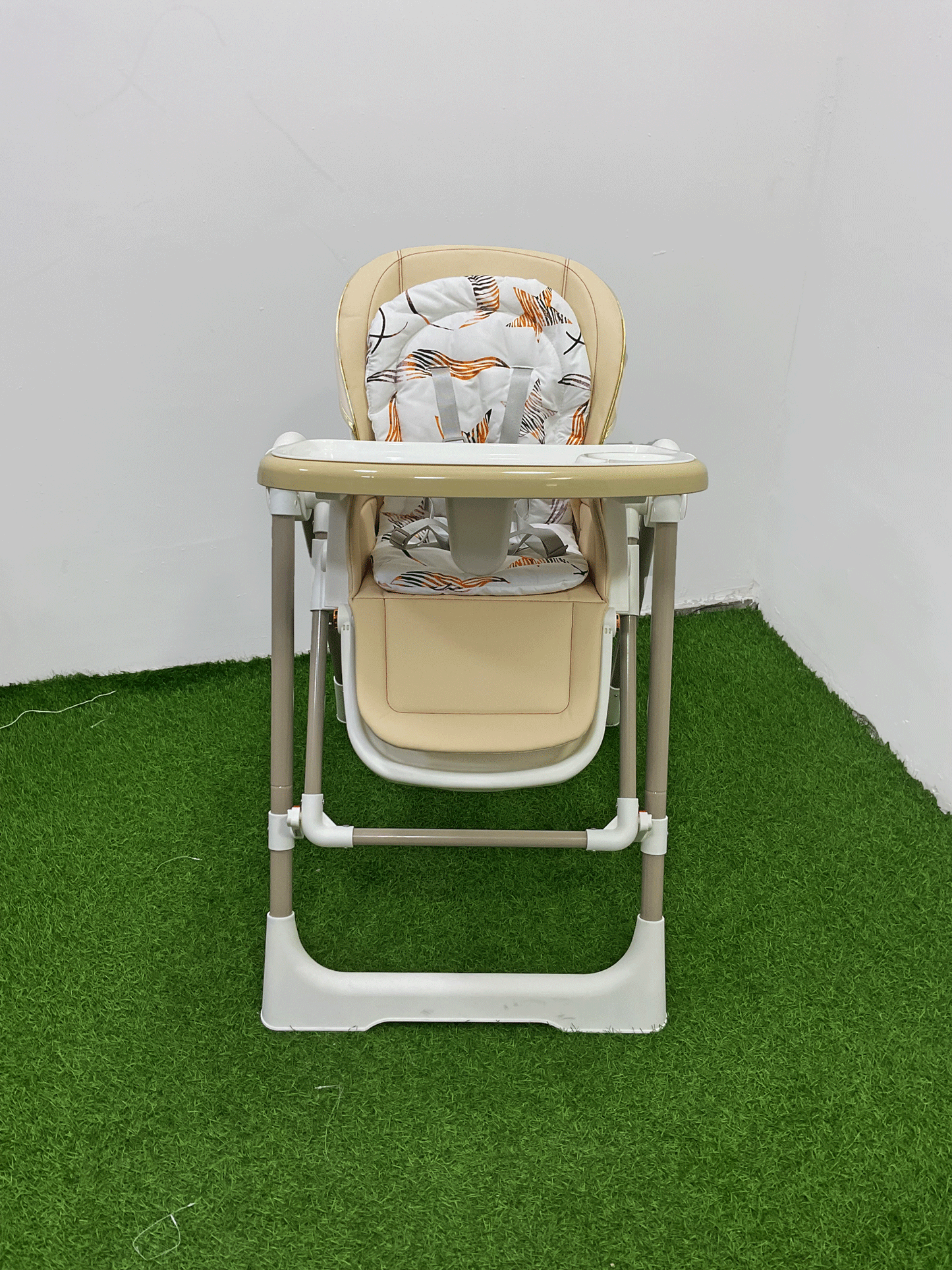 SILLA DE COMER PLEGABLE - KB058826