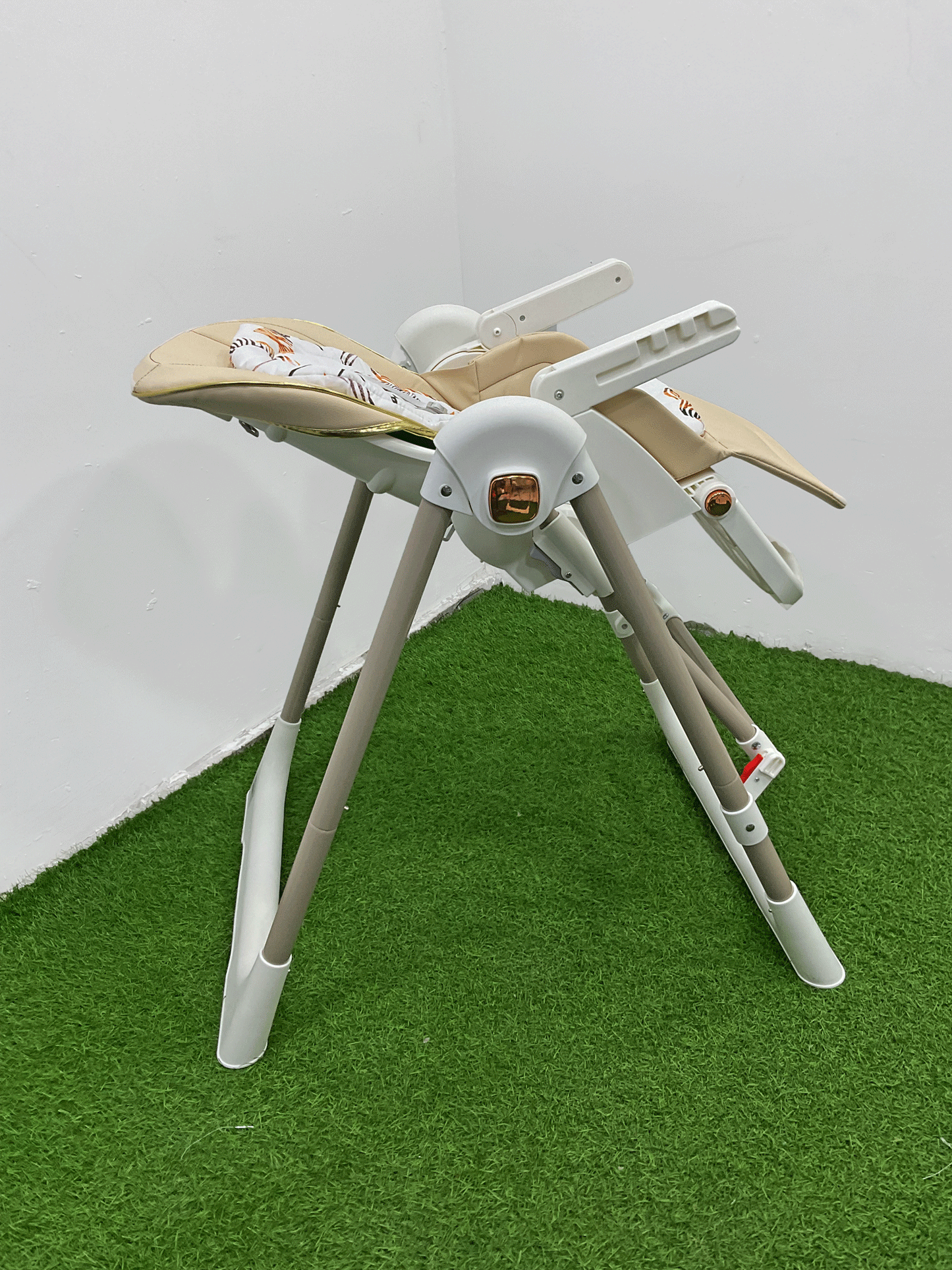 SILLA DE COMER PLEGABLE - KB058826