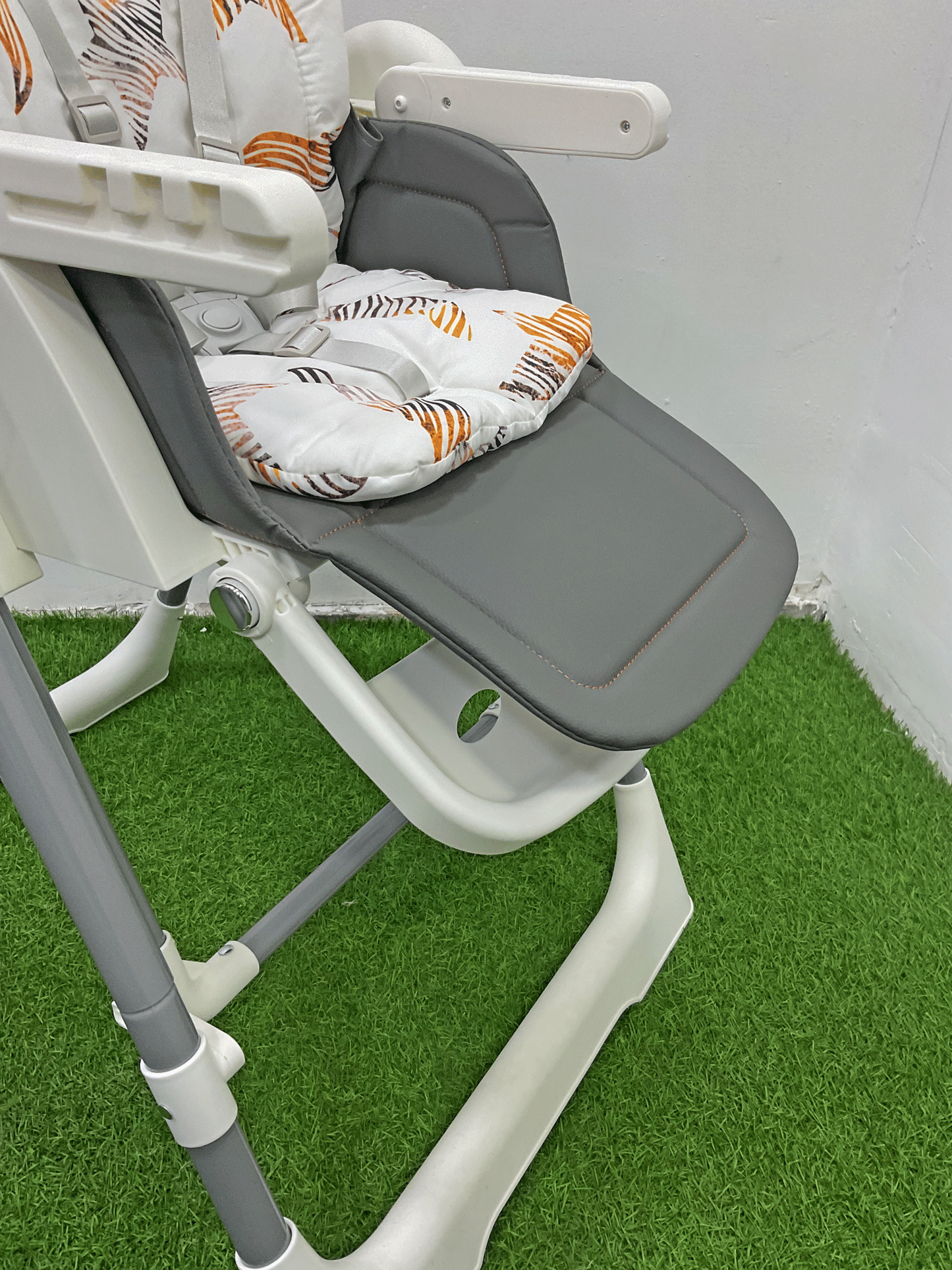 SILLA DE COMER PLEGABLE - KB058826