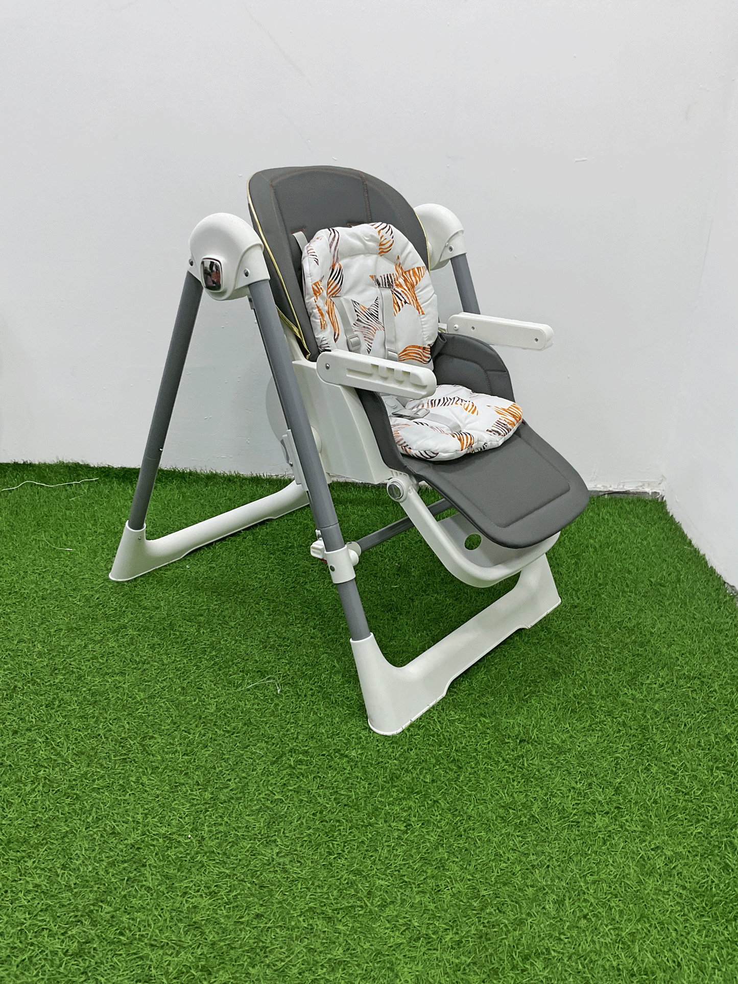 SILLA DE COMER PLEGABLE - KB058826
