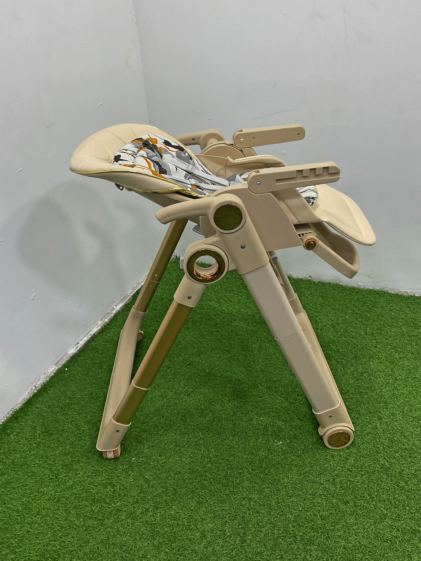 SILLA DE COMER PLEGABLE - KB200999