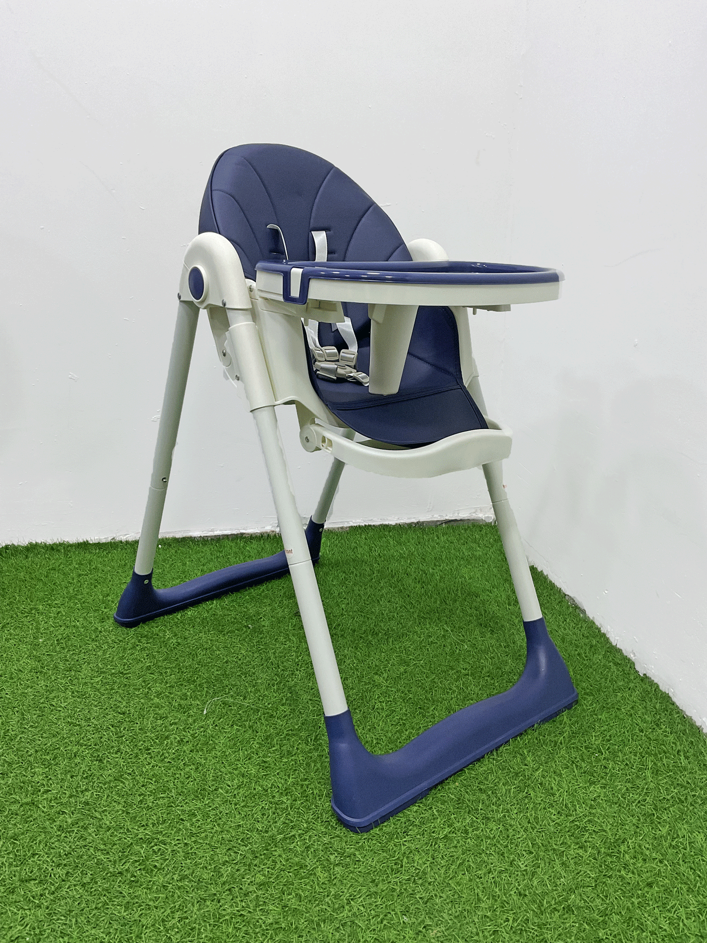 SILLA DE COMER PLEGABLE - KB059049