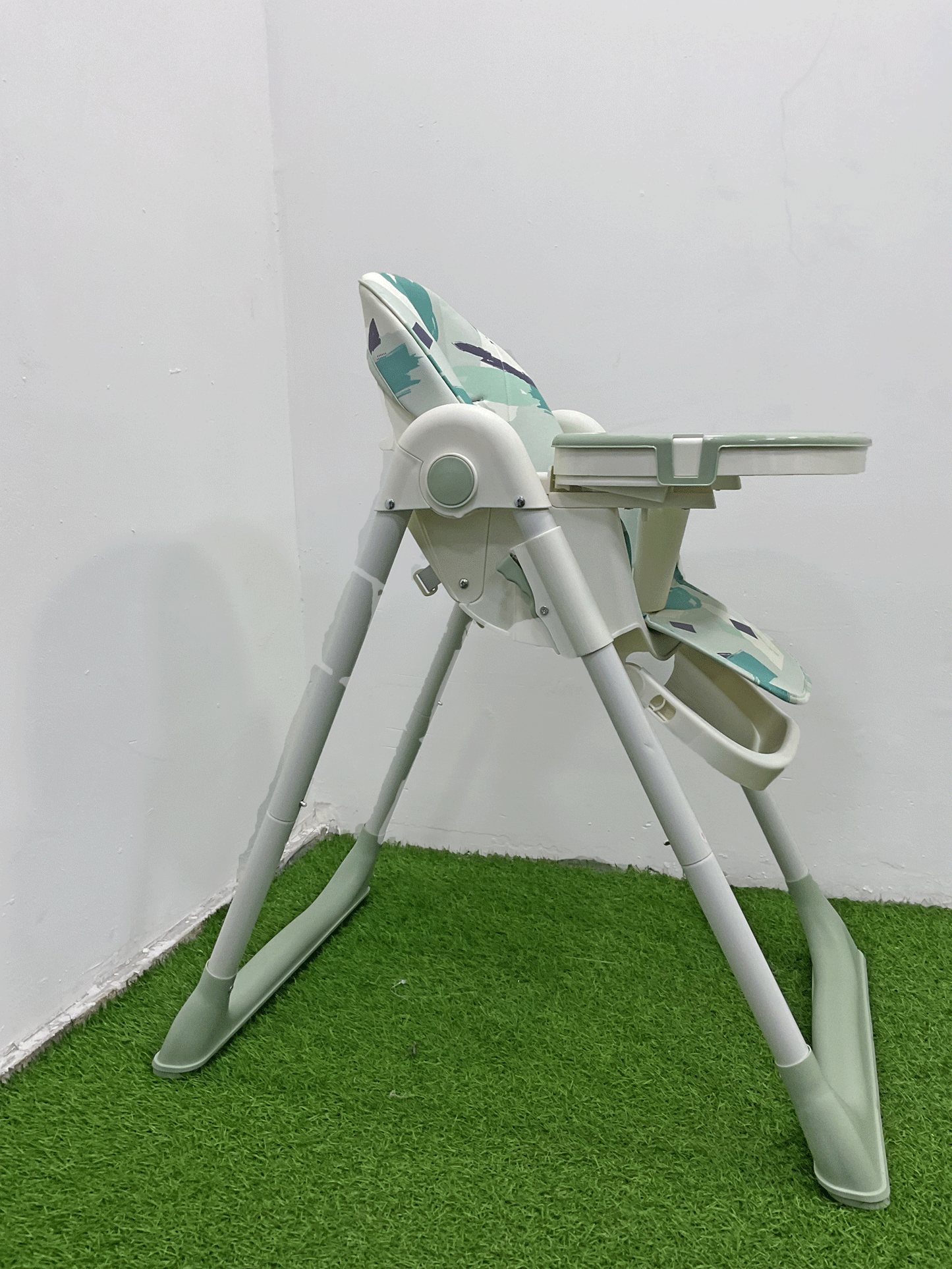 SILLA DE COMER PLEGABLE - KB059049
