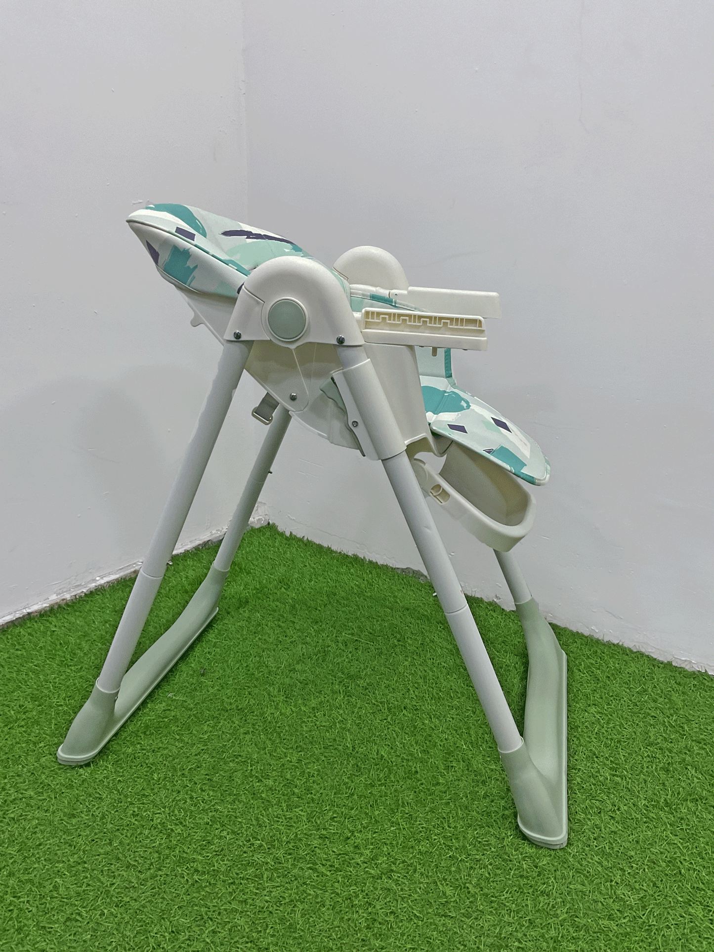 SILLA DE COMER PLEGABLE - KB059049