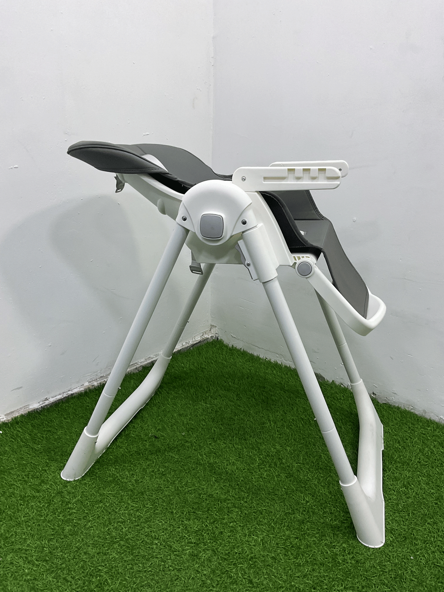 SILLA DE COMER PLEGABLE - KB035444