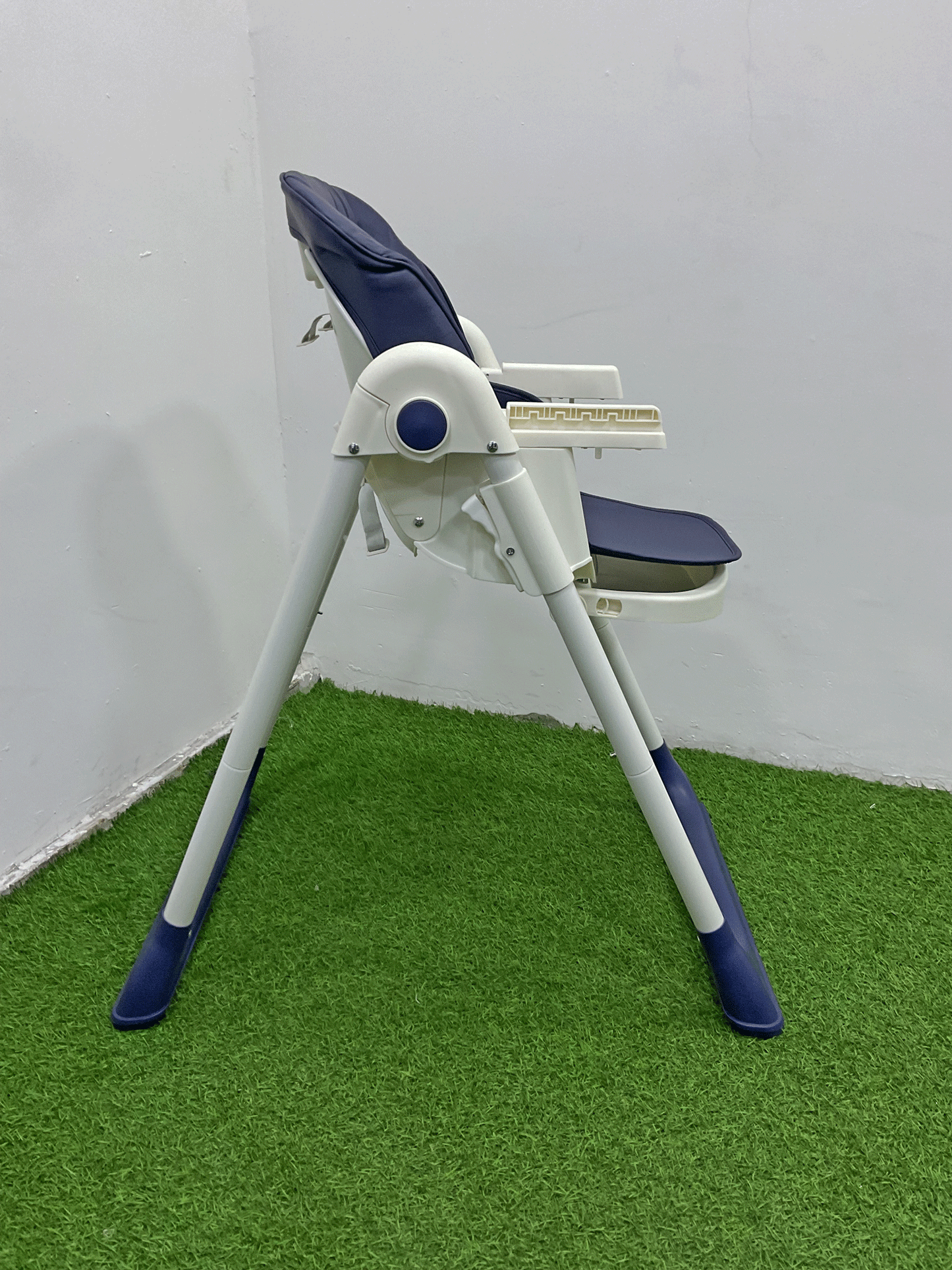 SILLA DE COMER PLEGABLE - KB059055