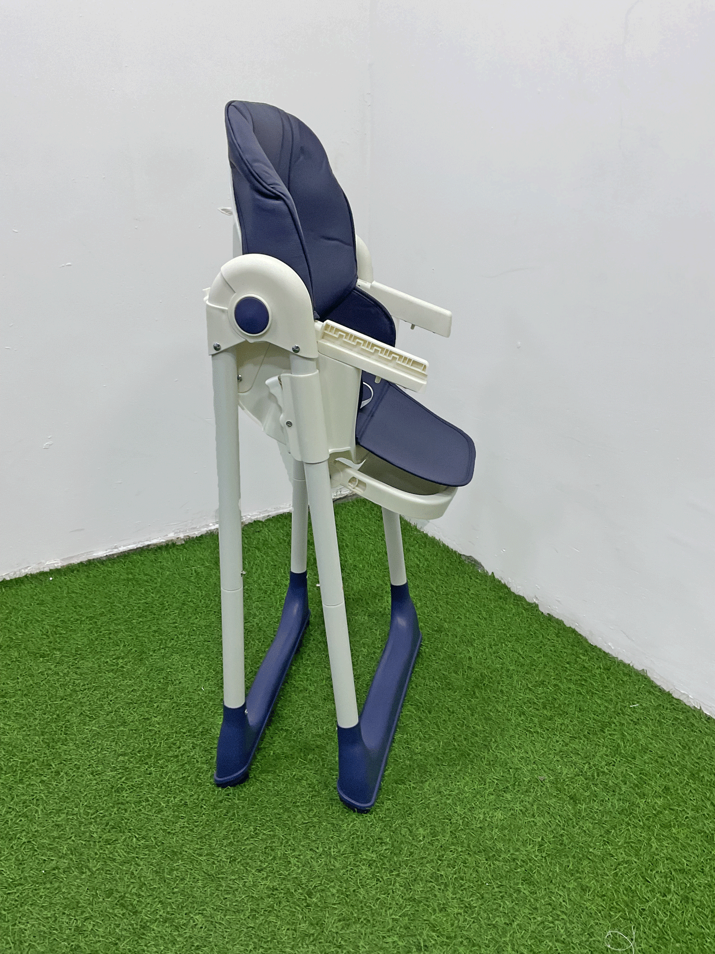 SILLA DE COMER PLEGABLE - KB059055