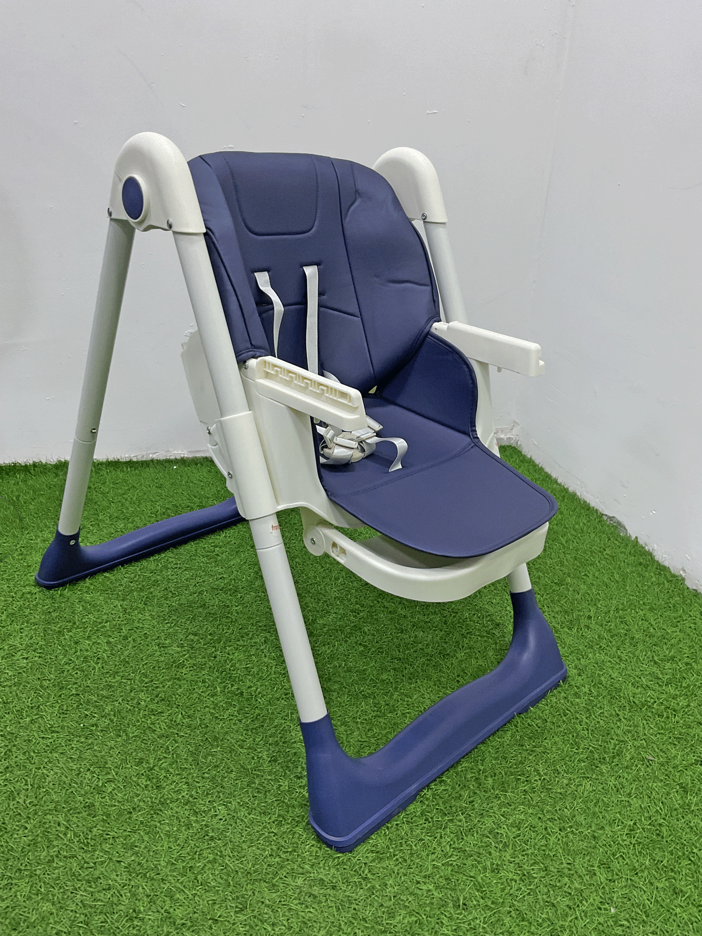 SILLA DE COMER PLEGABLE - KB059055