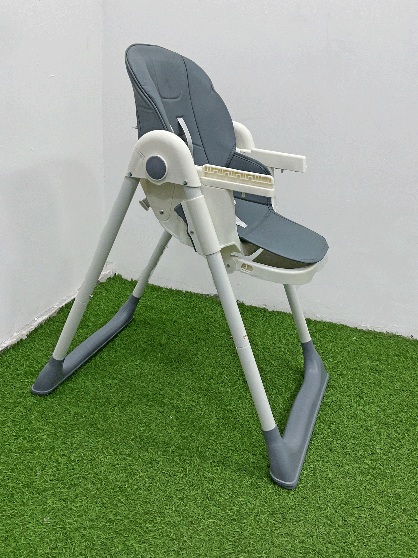 SILLA DE COMER PLEGABLE - KB059055