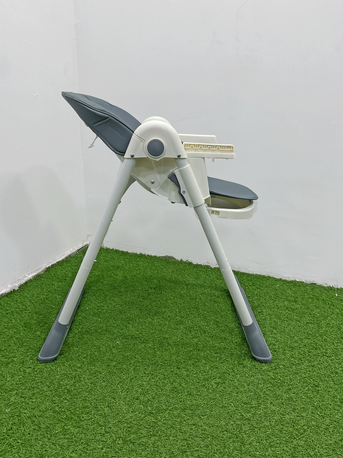 SILLA DE COMER PLEGABLE - KB059055