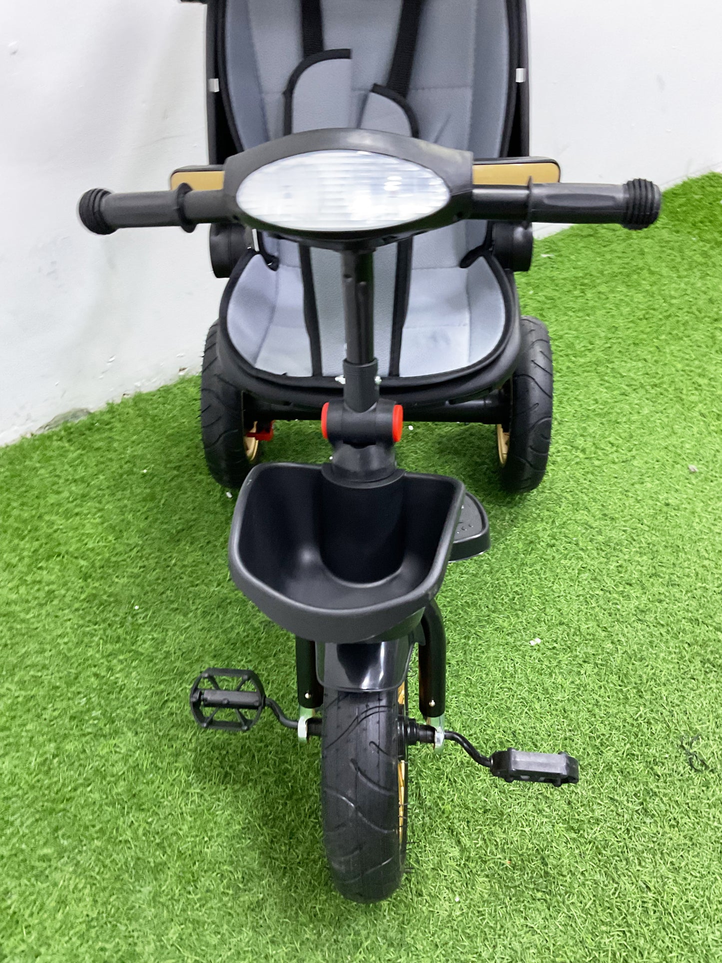 8Triciclo paseador - JTR8081