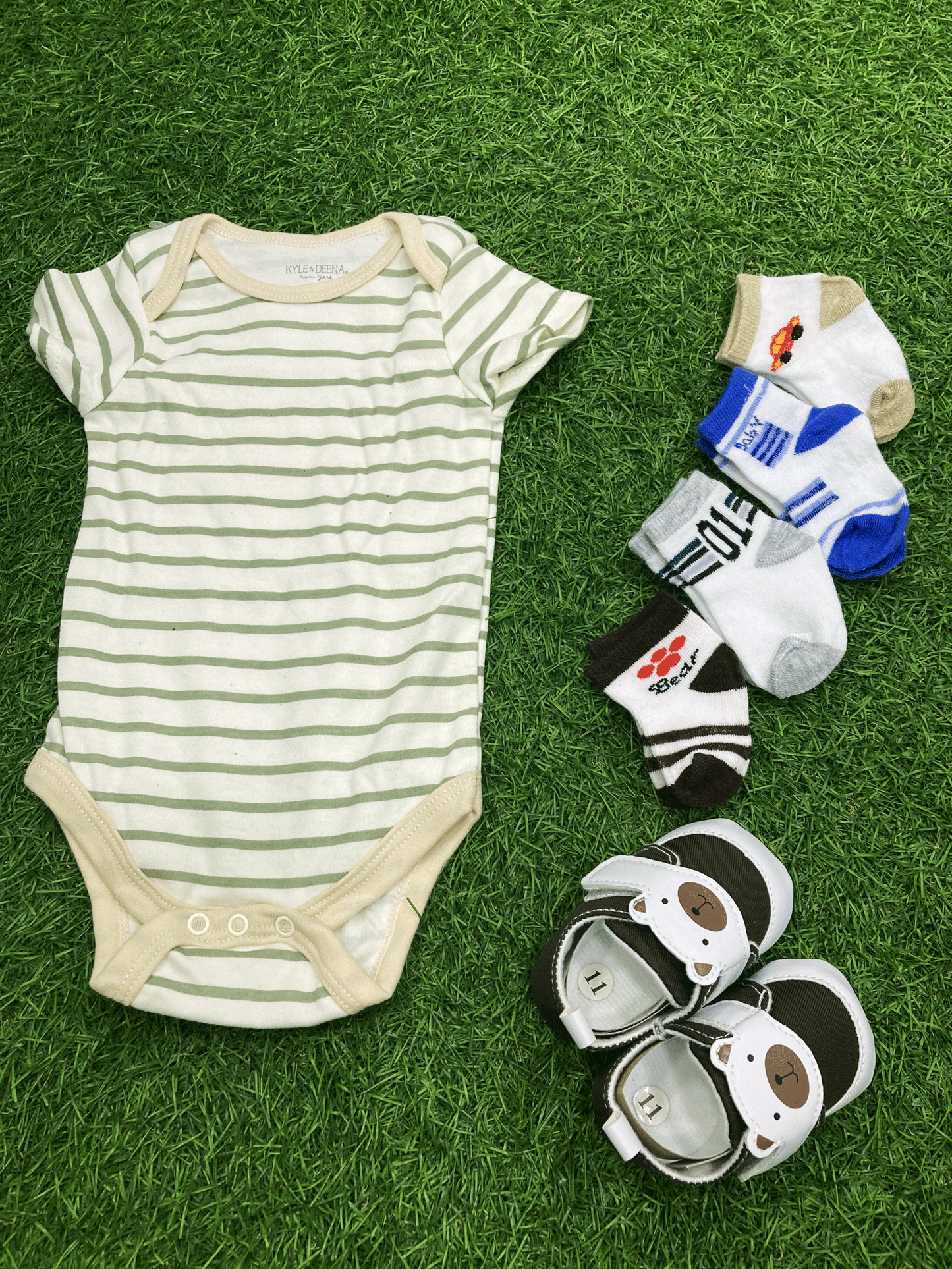 SET DE BODY,ZAPATOS Y MEDIAS PARA BEBE - 87070