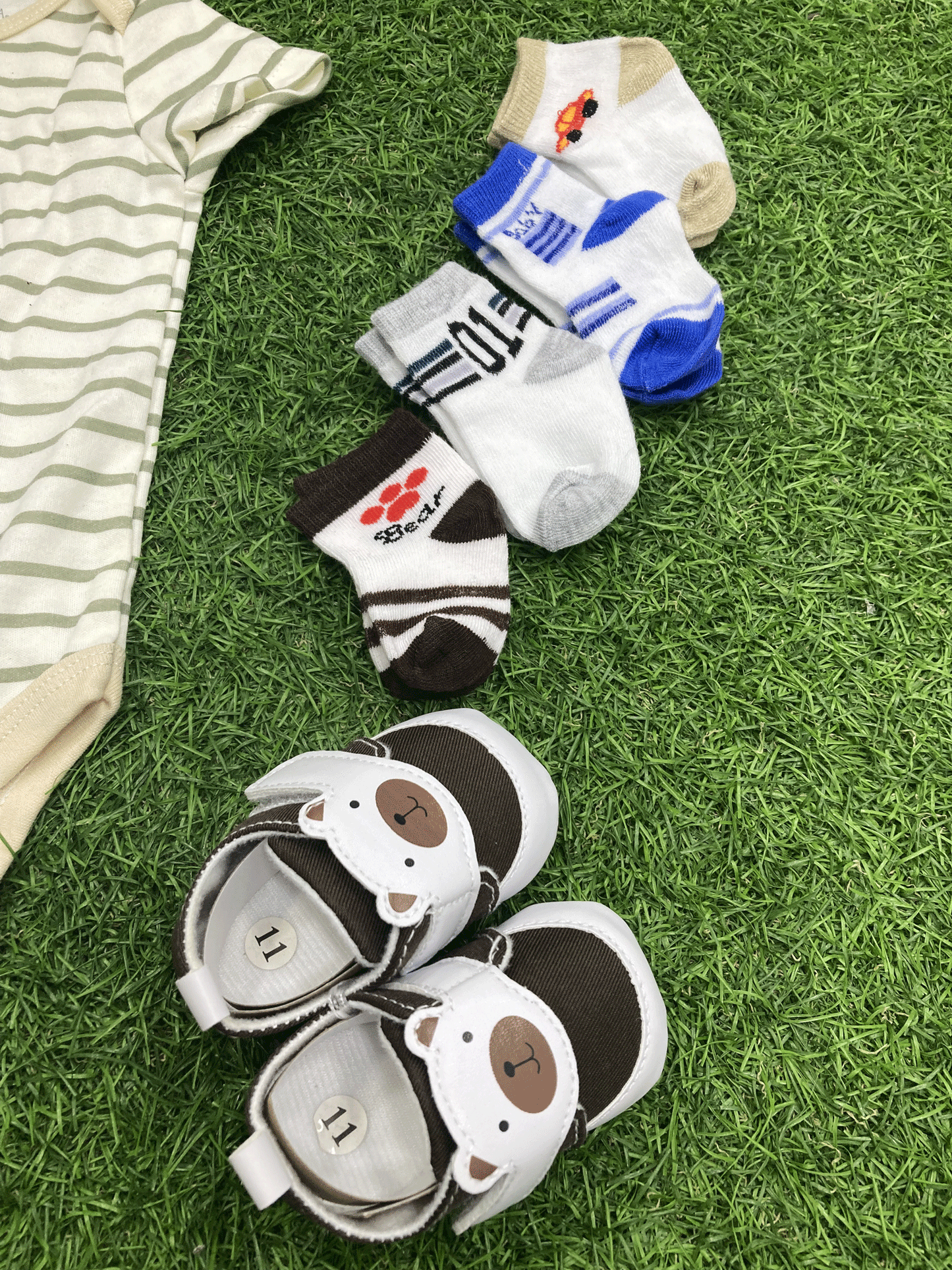 SET DE BODY,ZAPATOS Y MEDIAS PARA BEBE - 87070