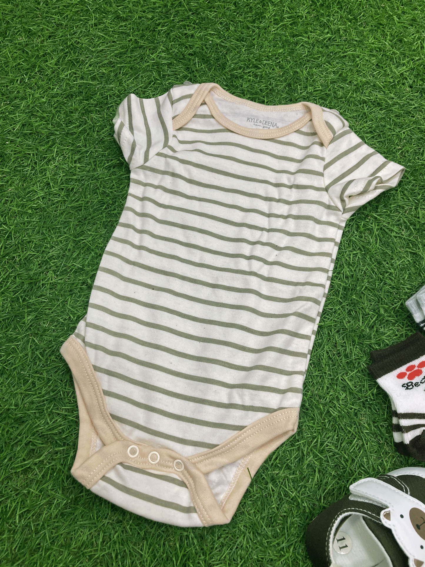 SET DE BODY,ZAPATOS Y MEDIAS PARA BEBE - 87070