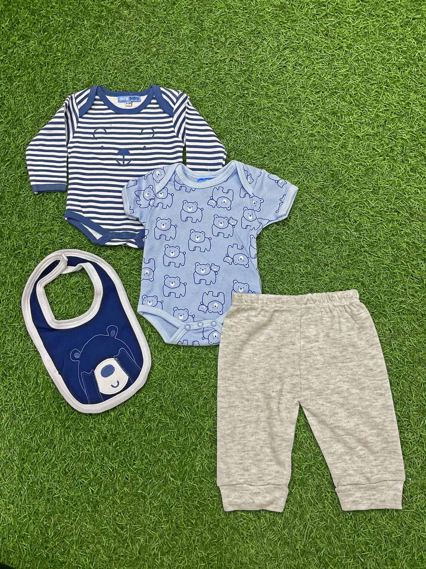 Conjunto de cuatro piezas - 4230859