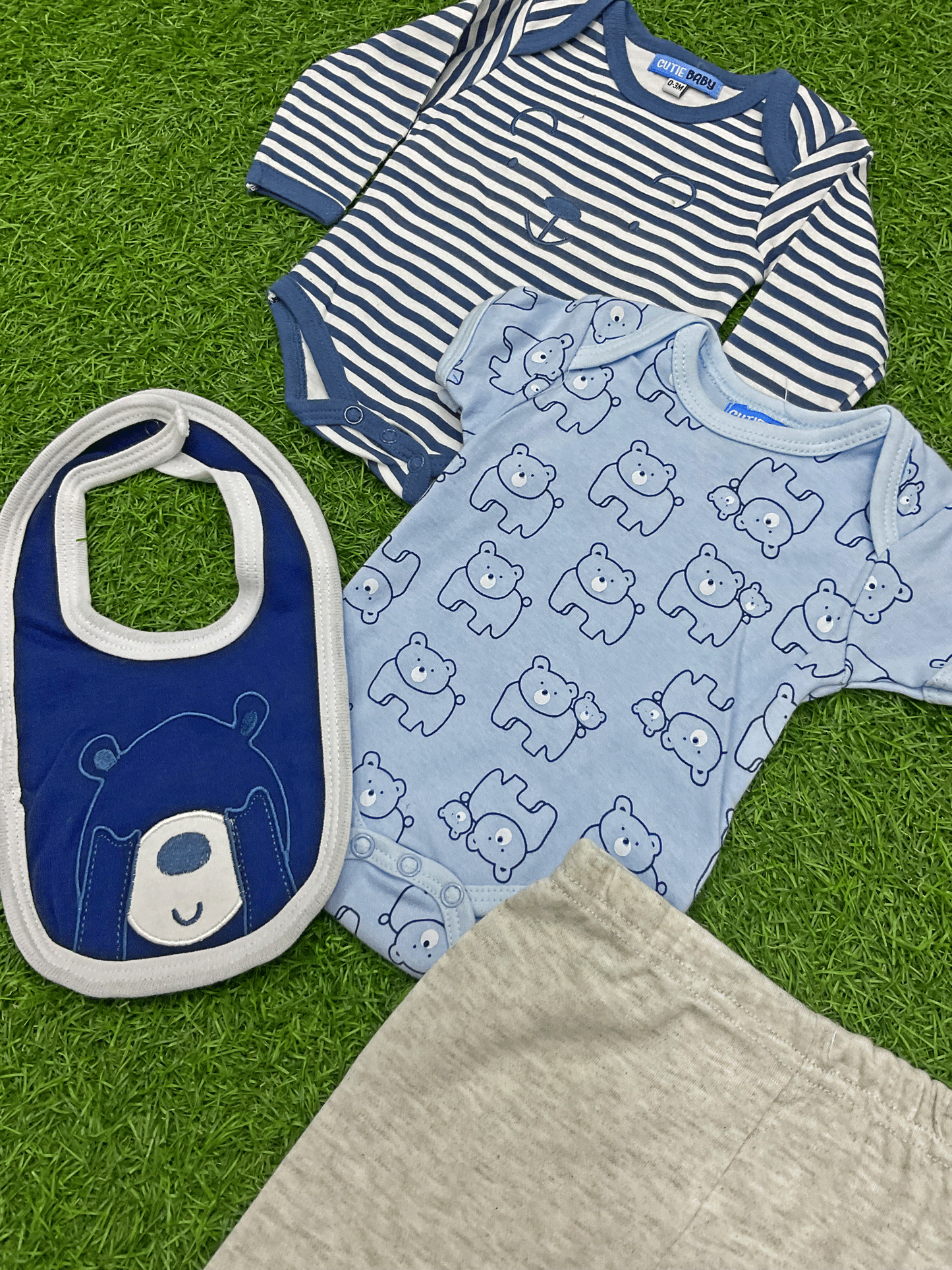 Conjunto de cuatro piezas - 4230859