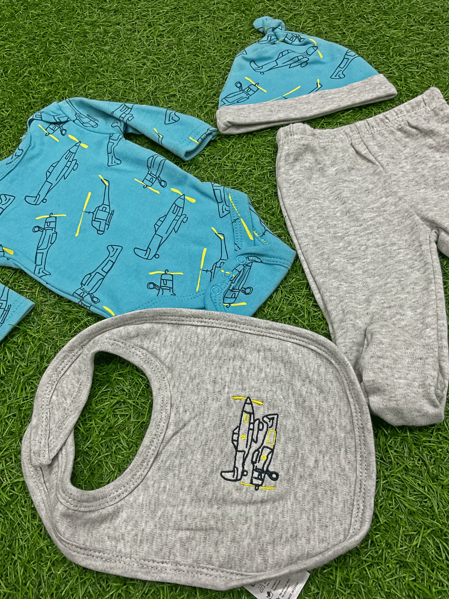 Conjunto de cuatro piezas - R90723