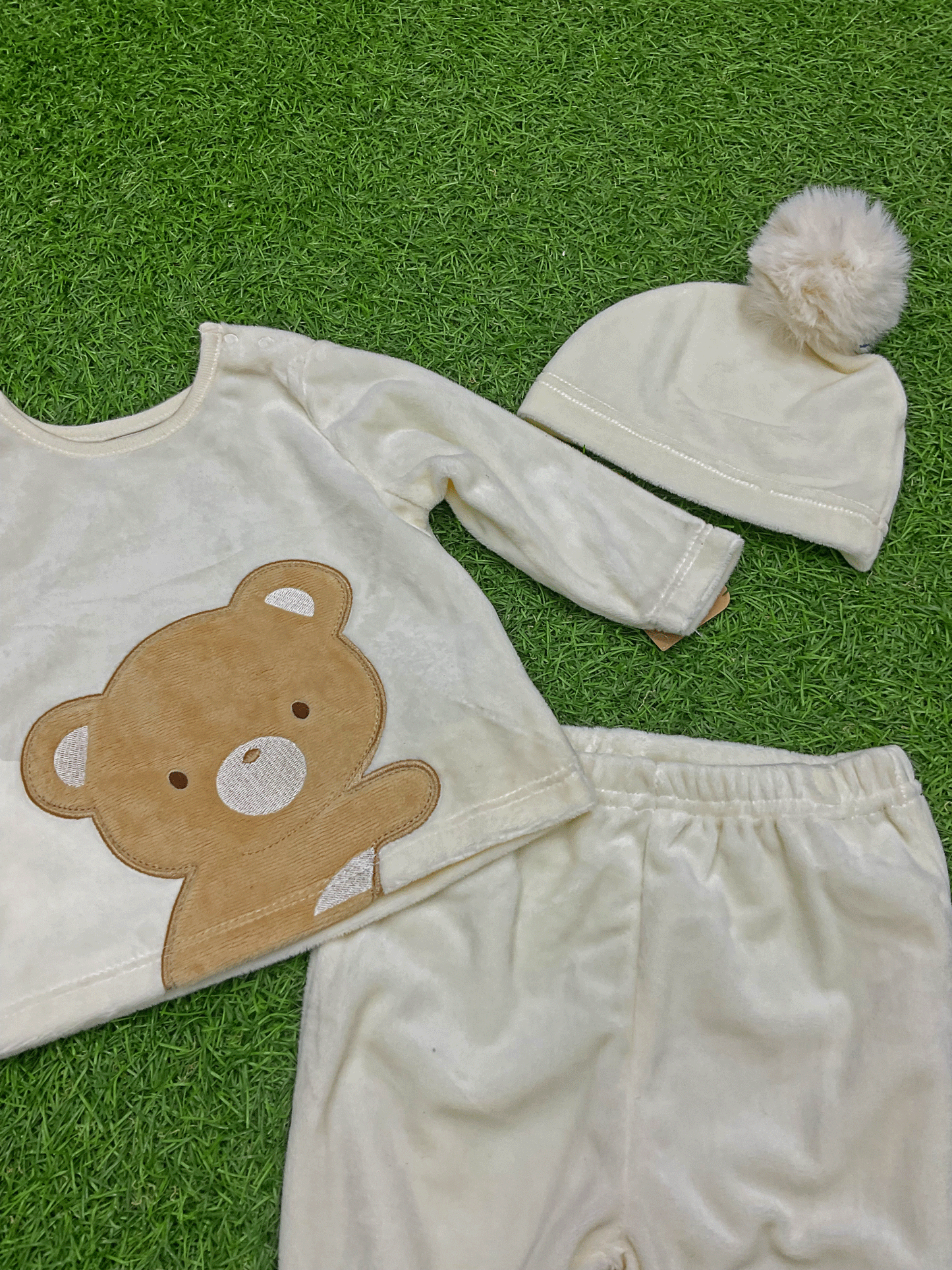Conjunto de tres piezas - MH01098GB