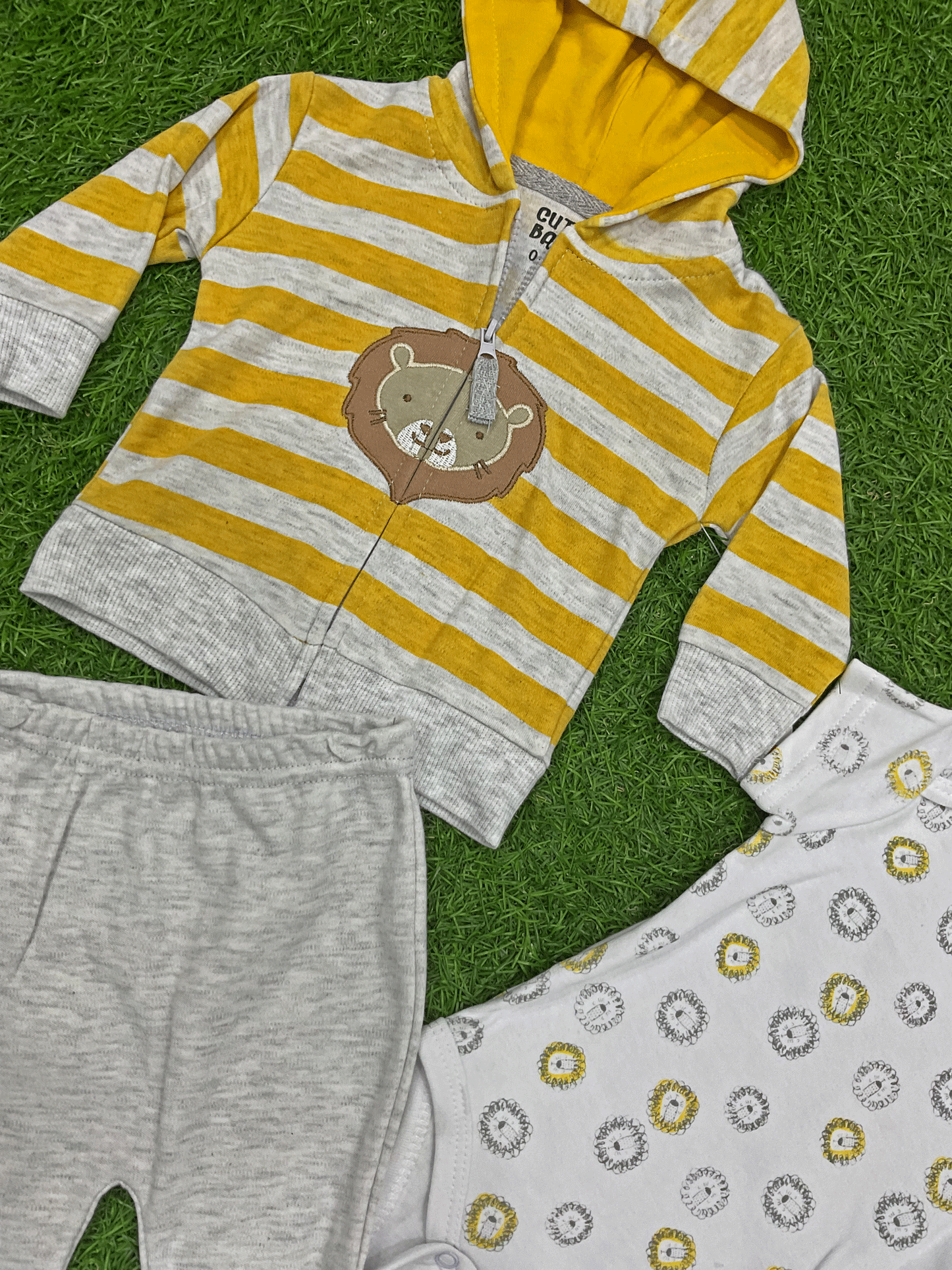 Conjunto de tres piezas - 4232468