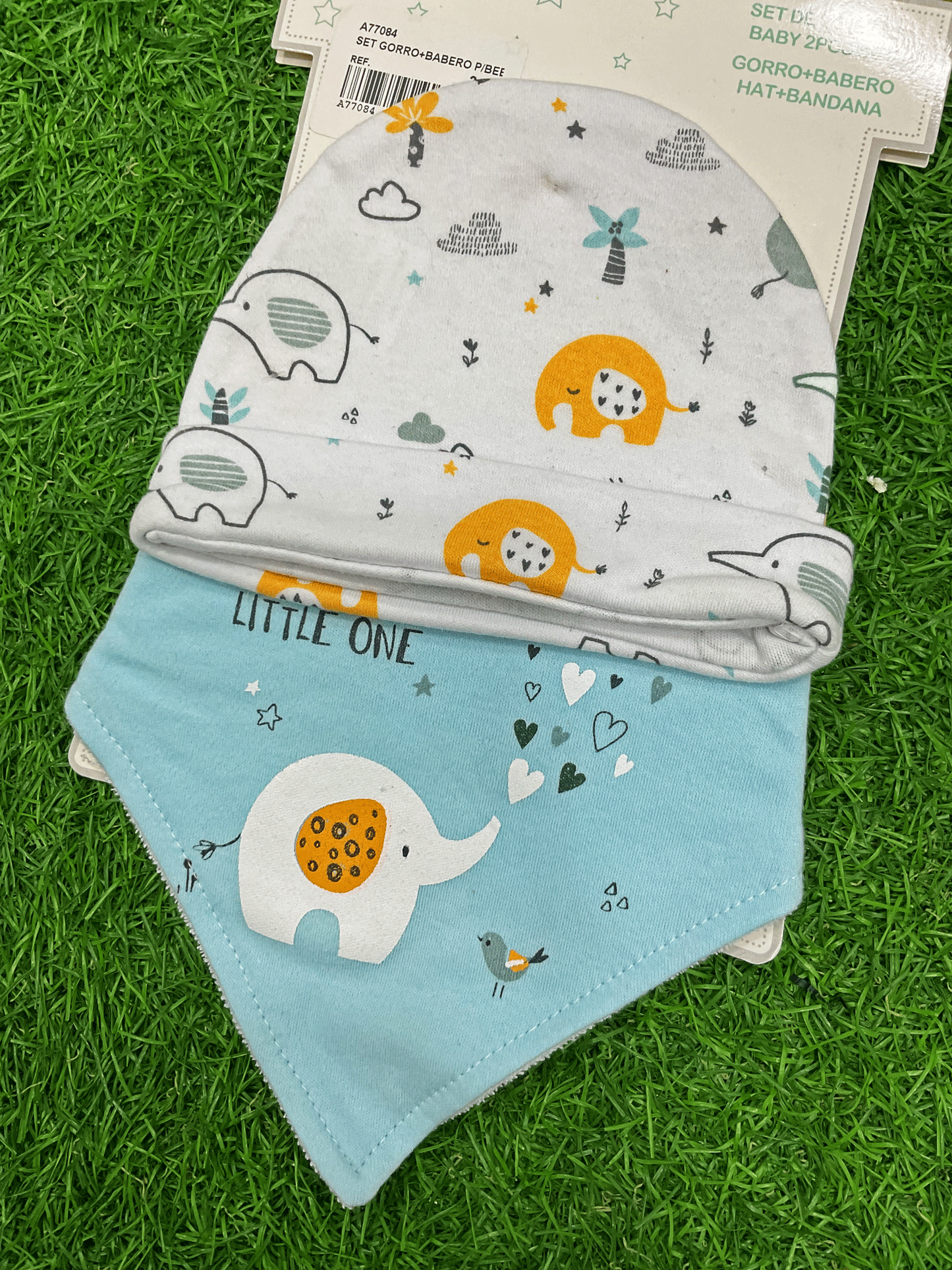 SET DE GORRITO Y BABERO - A77084