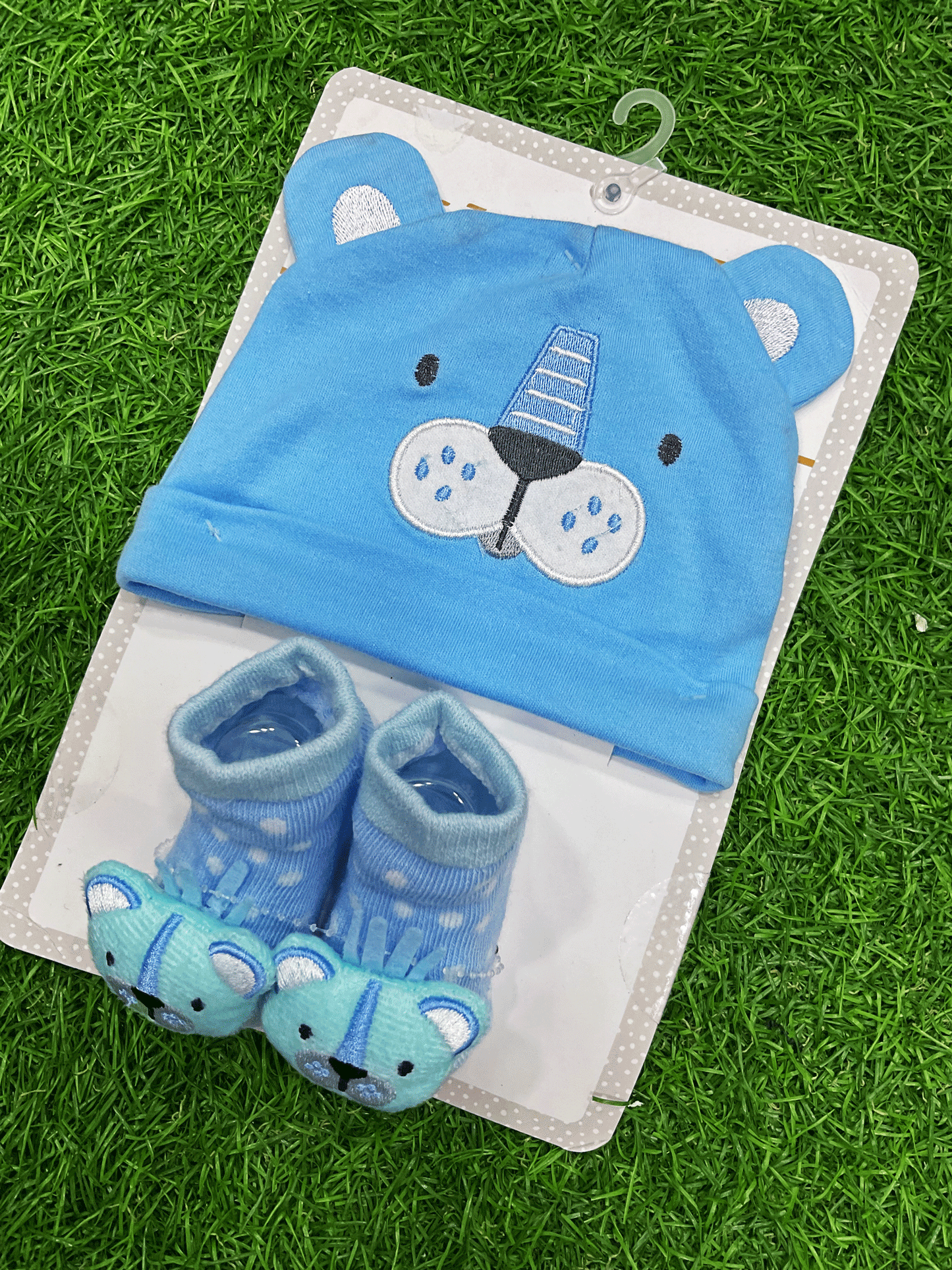 SET DE GORRITO Y MEDIAS - 5850002