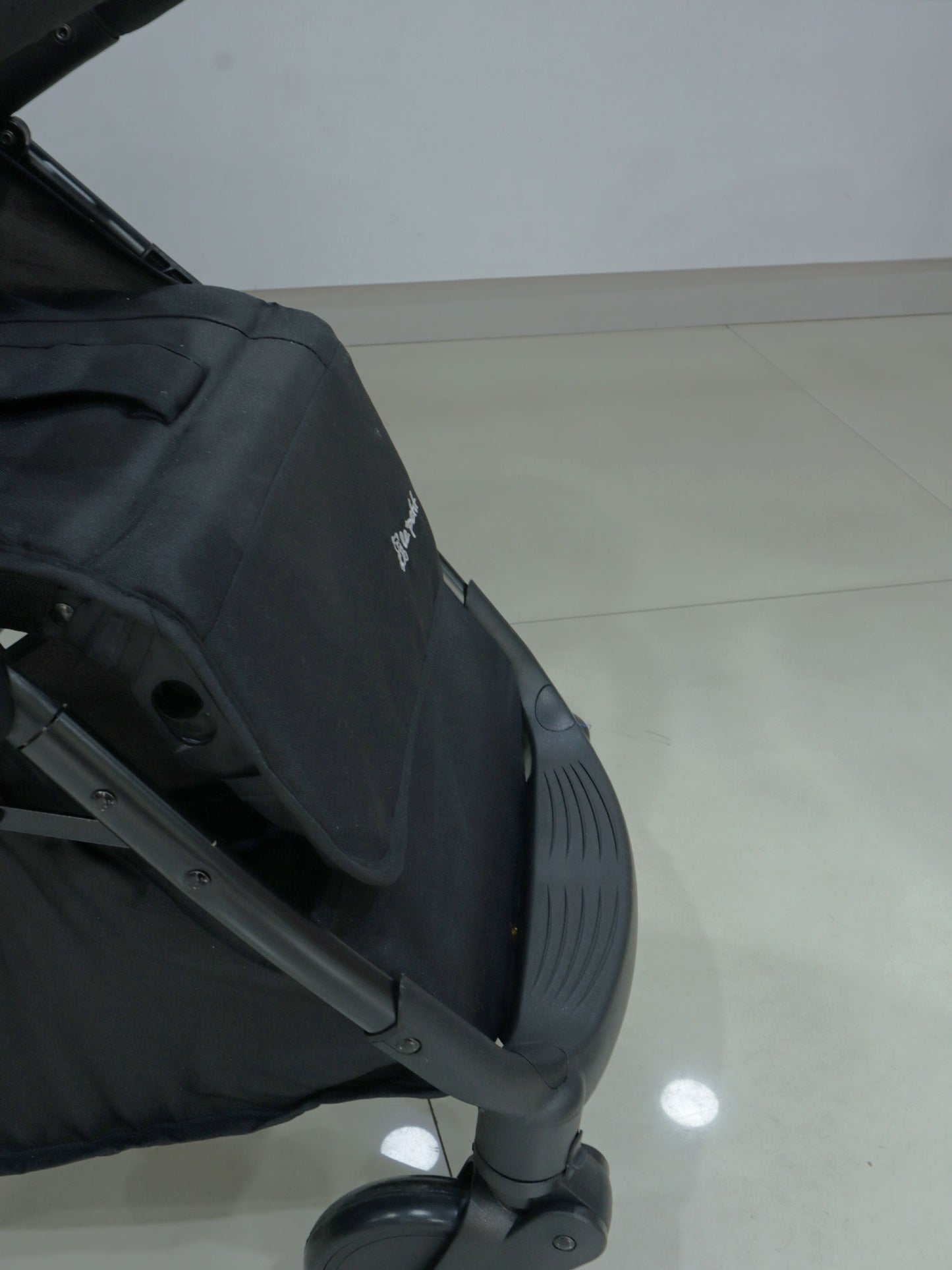 Coche con porta bebé - LP9947BLCK