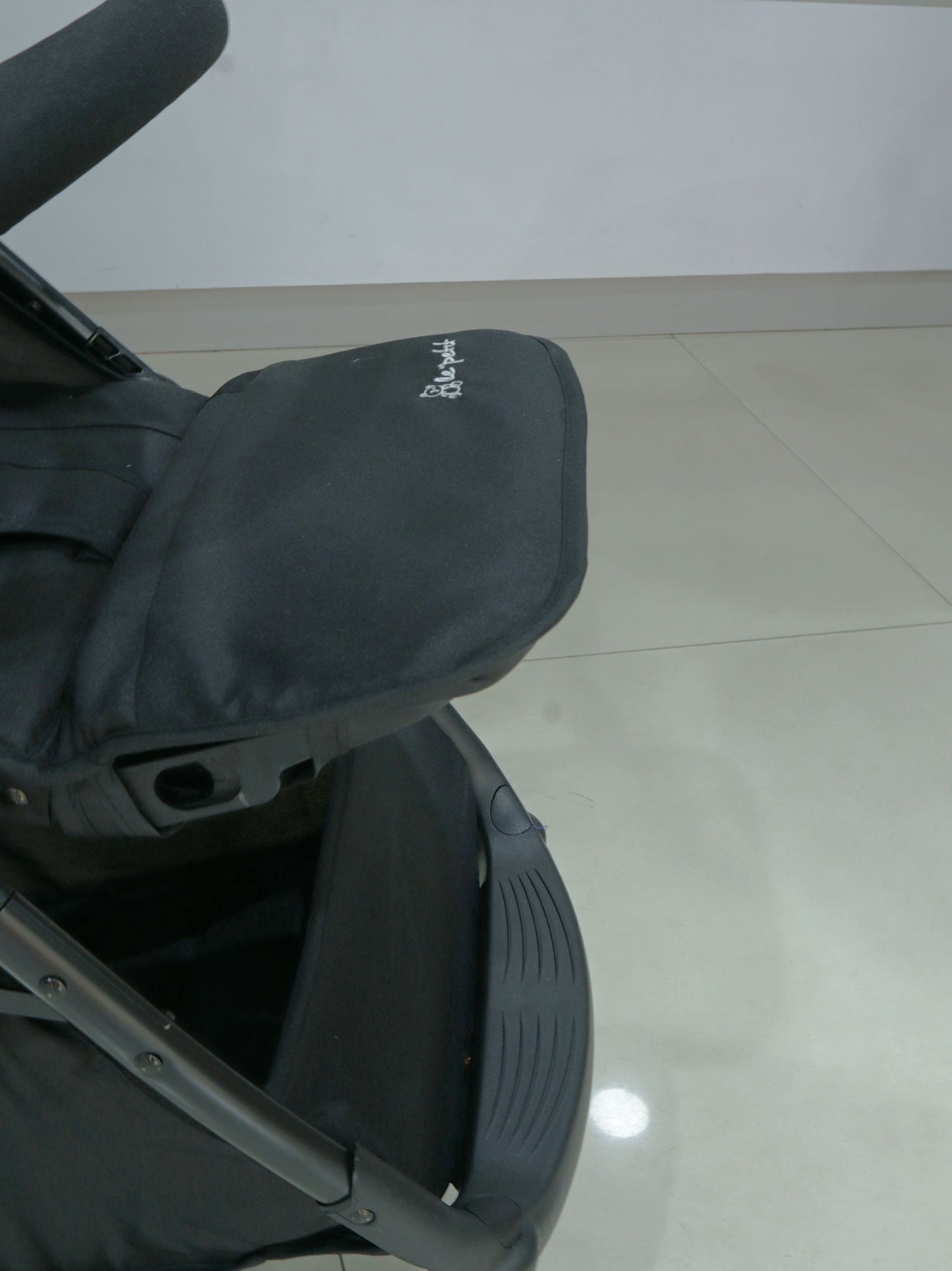 Coche con porta bebé - LP9947BLCK