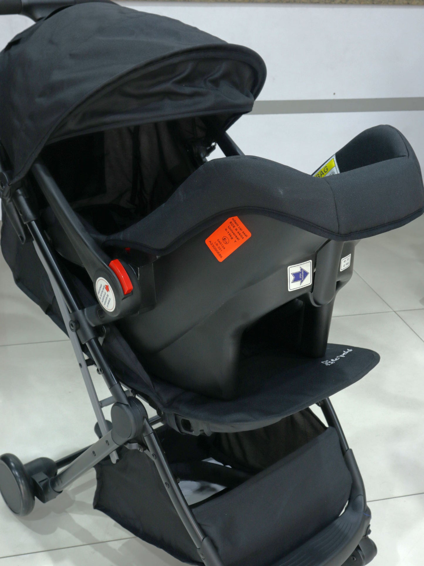 Coche con porta bebé - LP9947BLCK