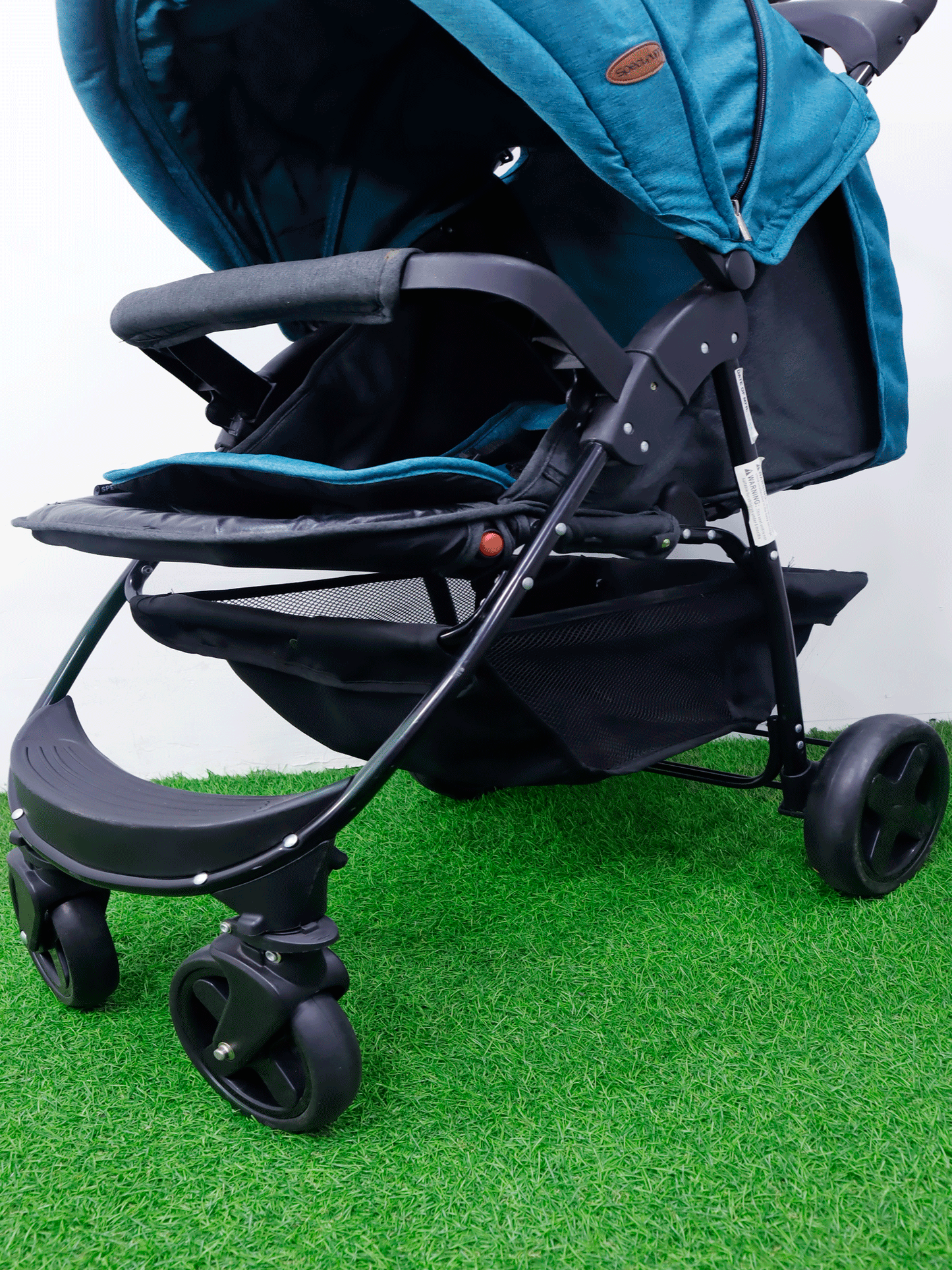 Coche unicolor con porta bebé -VSPL202