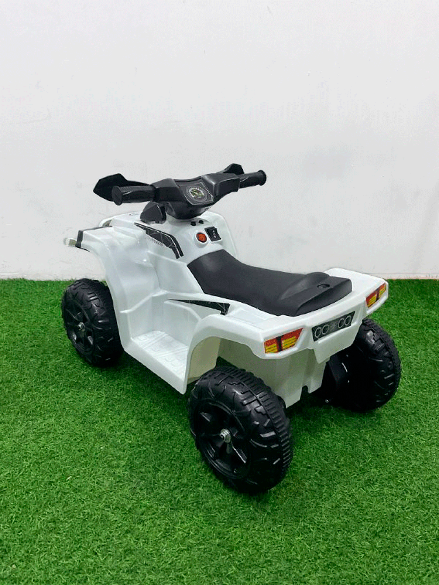 CUATRIMOTO PEQUEÑA - JMB116