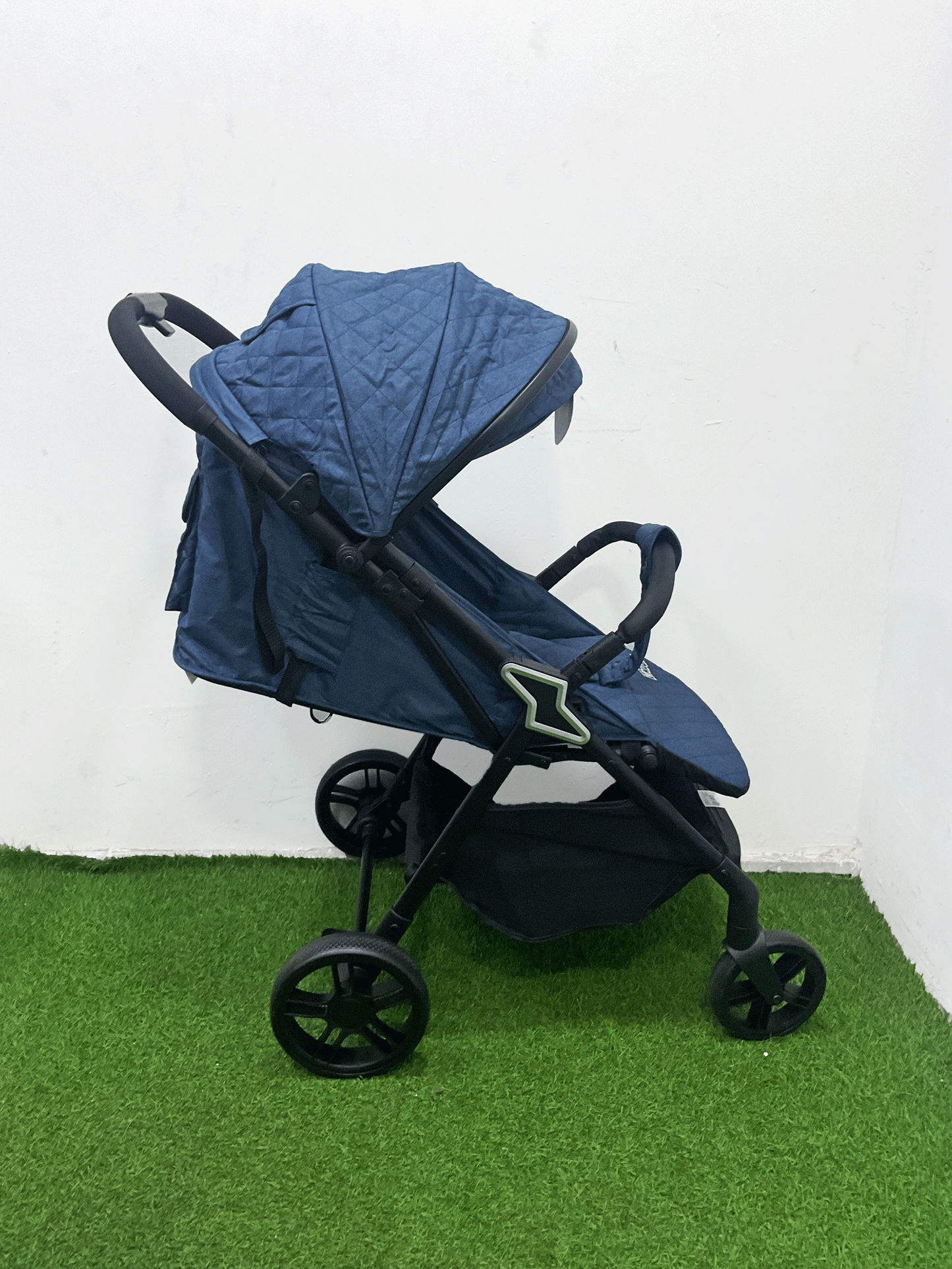 COCHE CON PORTA BEBE - 300DBLUE