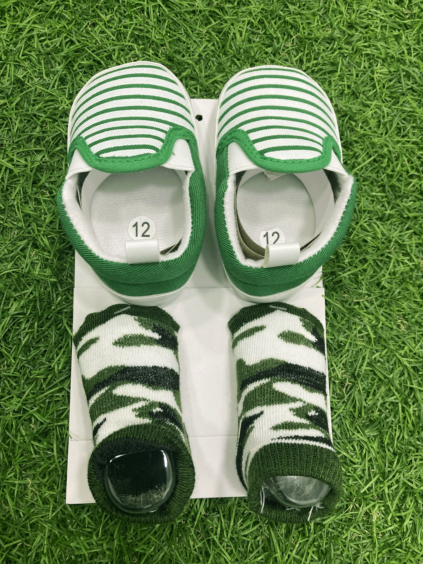 SET DE ZAPATOS Y MEDIAS PARA BEBE - 87072
