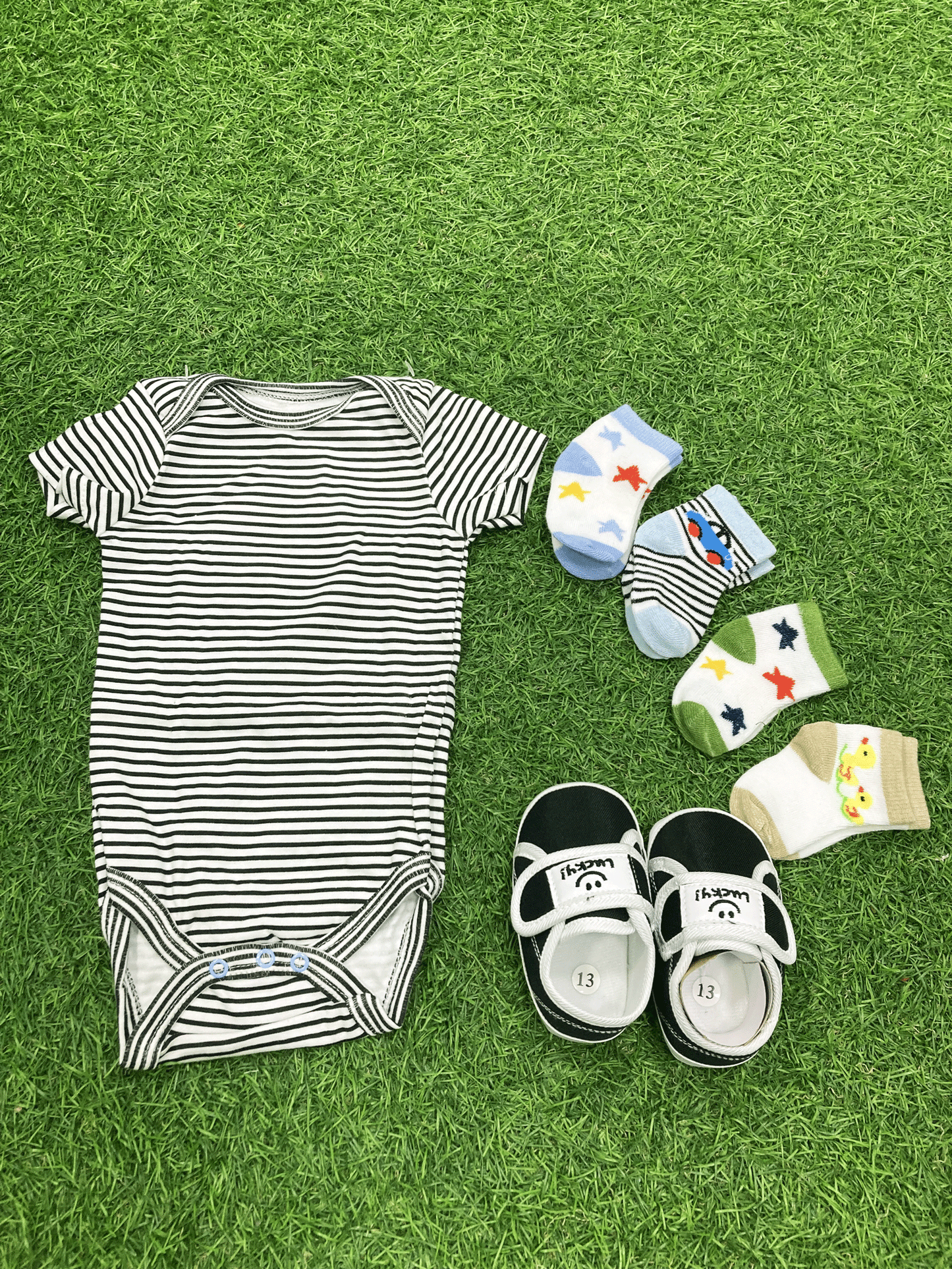 SET DE BODY,ZAPATOS Y MEDIAS PARA BEBE - 87070