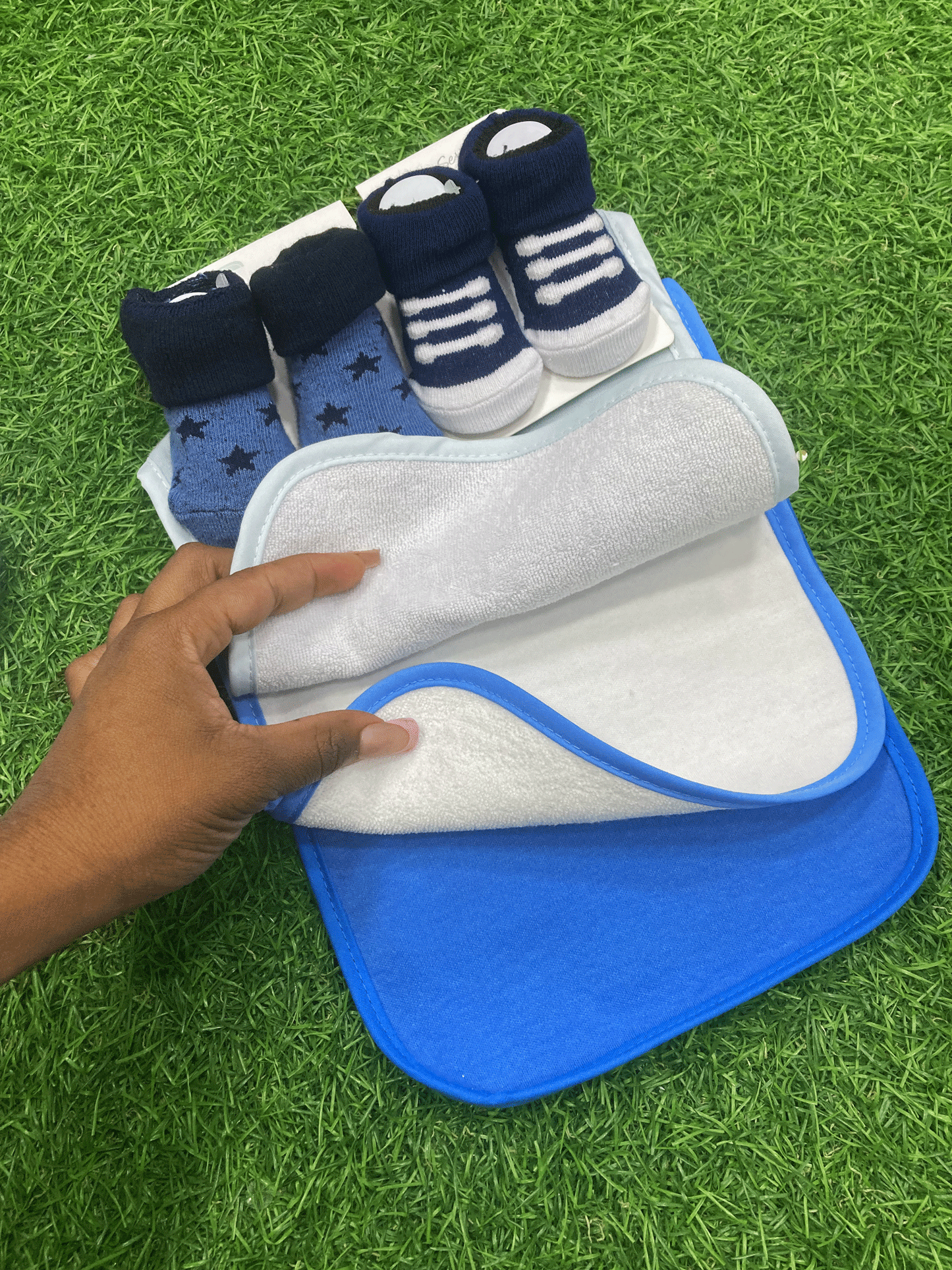 SET DE MEDIAS Y BABEROS-87054