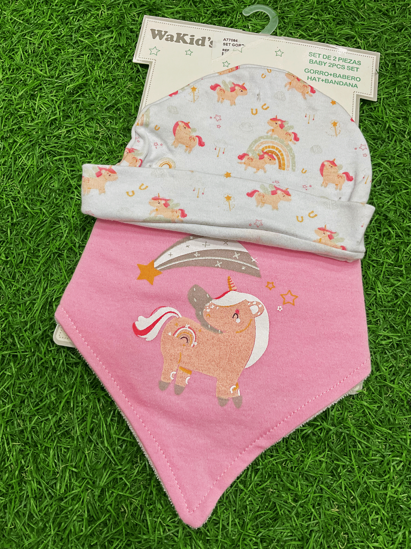 SET DE GORRITO Y BABERO - A77084